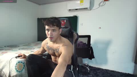  Lei  online show from January 17, 9:06 pm