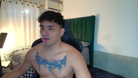  Lei  online show from December 19, 6:59 pm