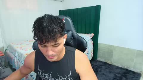 Snapshot of lei_77 chatting on April 22, 8:10 pm Lei online show from April 22, 8:10 pm