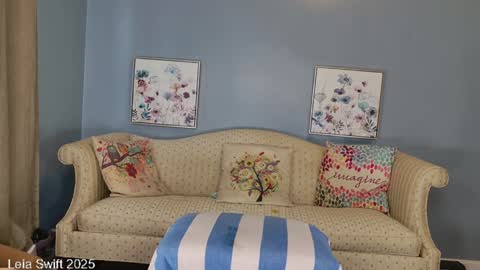 Snapshot of leiaswift chatting on January 3, 4:16 pm Leia Swift online show from January 3, 4:16 pm