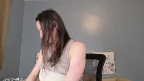 Leia Swift online show from February 7, 1:09 am