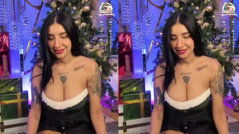 Snapshot of leiawong chatting on December 24, 8:00 am Leia online show from December 24, 8:00 am