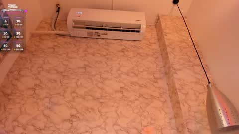 Snapshot of leiawong chatting on December 30, 6:31 am Leia online show from December 30, 6:31 am