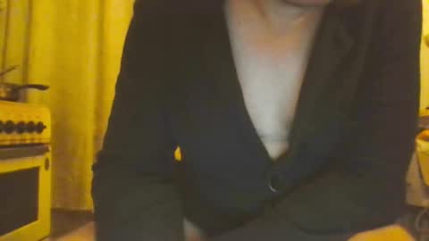 Snapshot of leila472952 chatting on December 23, 9:29 pm Sergey online show from December 23, 9:29 pm