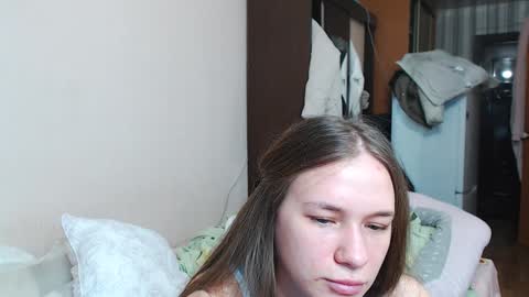 Snapshot of leila_bambi_ chatting on January 10, 7:11 pm leila_bambi_ online show from January 10, 7:11 pm