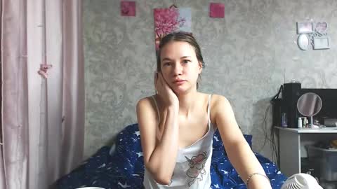 Snapshot of leila_bambi_ chatting on November 2, 6:54 pm leila_bambi_ online show from November 2, 6:54 pm