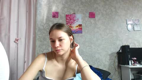 Snapshot of leila_bambi_ chatting on November 3, 7:20 am leila_bambi_ online show from November 3, 7:20 am