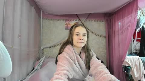 leila_bambi_ online show from March 29, 6:41 pm