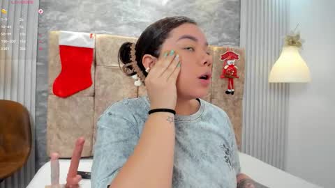 leilapons online show from December 4, 4:59 pm