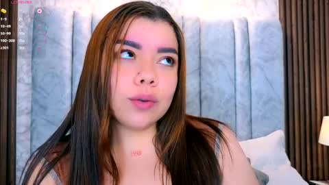 leilapons online show from April 8, 5:02 pm