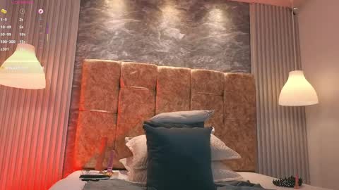 leilapons online show from April 10, 5:28 pm