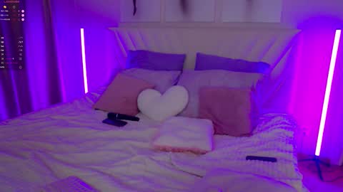 Leila online show from September 14, 2:33 am