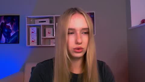 Snapshot of leina_jey chatting on December 20, 8:49 pm Leina online show from December 20, 8:49 pm