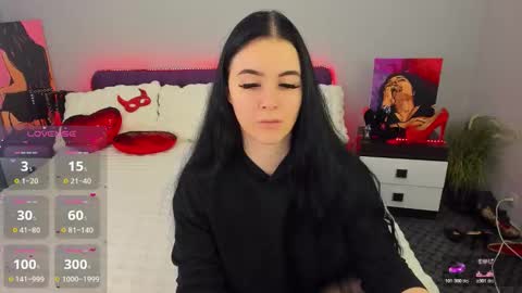 LellitClark online show from November 18, 8:13 pm