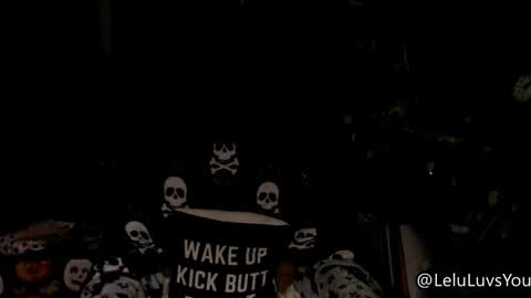 Snapshot of leluluvsyou chatting on November 1, 5:42 am Lelu Fallas online show from November 1, 5:42 am