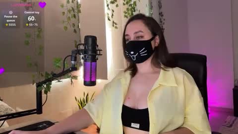 Snapshot of lemi_peachy chatting on October 27, 2:32 pm Lemi online show from October 27, 2:32 pm