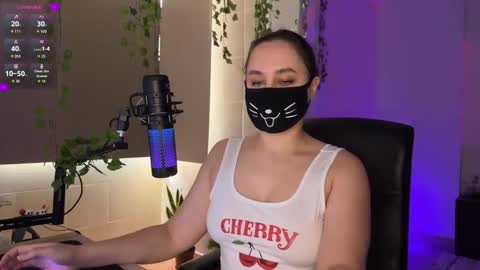 Snapshot of lemi_peachy chatting on November 20, 10:37 am Lemi online show from November 20, 10:37 am