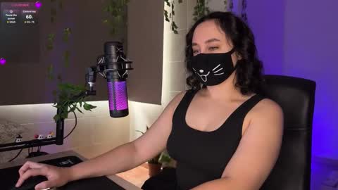 Snapshot of lemi_peachy chatting on November 24, 10:04 am Lemi online show from November 24, 10:04 am