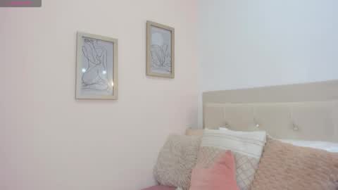 Snapshot of lena_luthor chatting on February 28, 7:20 am lena_luthor online show from February 28, 7:20 am