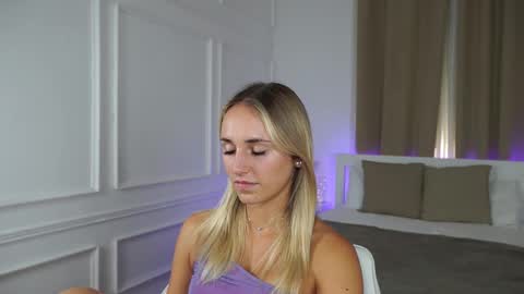 Snapshot of lenaastar chatting on October 8, 2:36 pm Lena online show from October 8, 2:36 pm