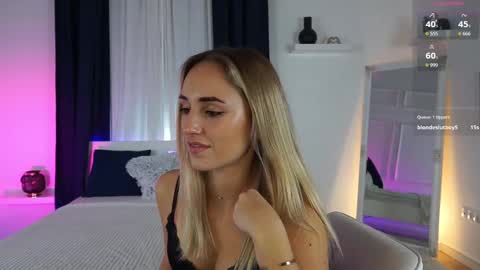 Snapshot of lenaastar chatting on November 20, 2:28 pm Lena online show from November 20, 2:28 pm