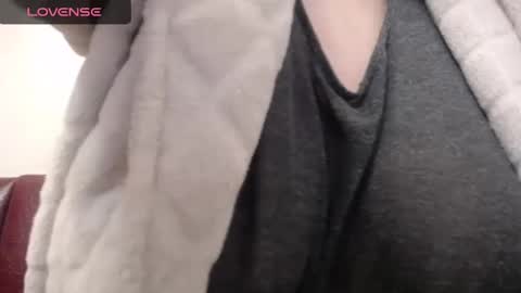 Snapshot of lenagolden chatting on December 7, 6:48 pm lenagolden online show from December 7, 6:48 pm