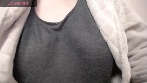 Snapshot of lenagolden chatting on February 12, 1:09 am lenagolden online show from February 12, 1:09 am