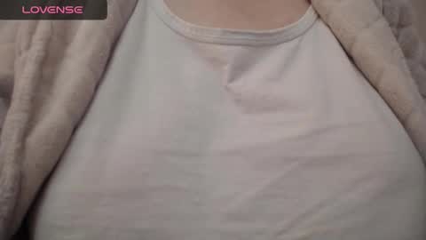 Snapshot of lenagolden chatting on February 21, 6:18 am lenagolden online show from February 21, 6:18 am