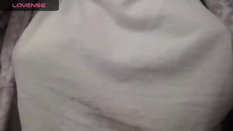 Snapshot of lenagolden chatting on November 28, 1:47 pm lenagolden online show from November 28, 1:47 pm