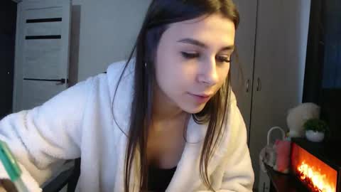 Snapshot of lenagordon chatting on November 21, 10:47 am lenagordon online show from November 21, 10:47 am