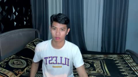 Snapshot of lenard_lust chatting on December 19, 9:49 am lenard online show from December 19, 9:49 am