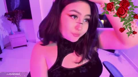 Snapshot of lenasweetx chatting on December 12, 5:26 pm Lenna Kang online show from December 12, 5:26 pm