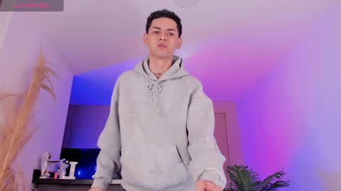 Lenner INDEPENDENT MODEL online show from February 16, 5:59 am