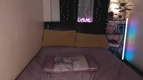 Snapshot of lennonxshit chatting on December 12, 8:25 am JANE online show from December 12, 8:25 am