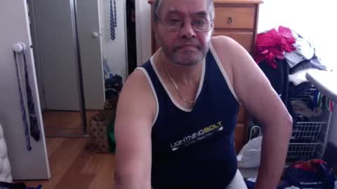 Pussylicker online show from December 1, 10:10 pm