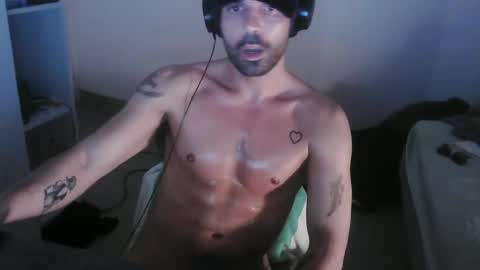 Snapshot of leo1991lol chatting on January 8, 1:11 am leo1991lol online show from January 8, 1:11 am