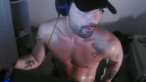 Snapshot of leo1991lol chatting on February 1, 12:29 am leo1991lol online show from February 1, 12:29 am