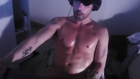 Snapshot of leo1991lol chatting on March 5, 4:45 am leo1991lol online show from March 5, 4:45 am