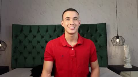 Snapshot of leo_delvey chatting on December 11, 1:58 am leo online show from December 11, 1:58 am