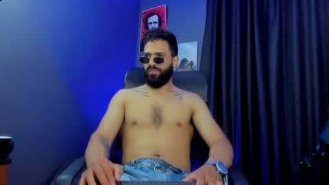 Leo  Diaz online show from January 19, 4:57 pm