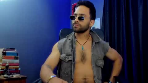 Leo  Diaz online show from January 21, 11:55 pm