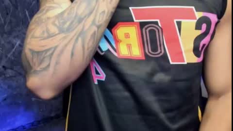 Leo independent model online show from February 4, 2:50 am