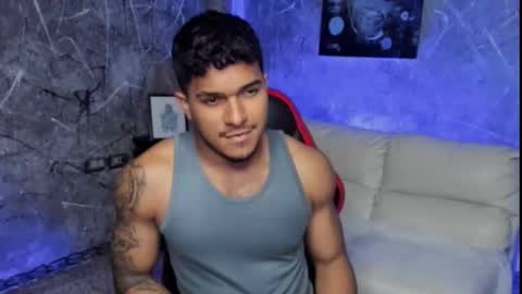 Leo independent model online show from February 6, 1:32 am