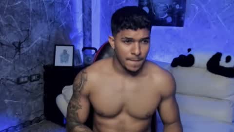 Leo independent model online show from March 1, 4:42 pm