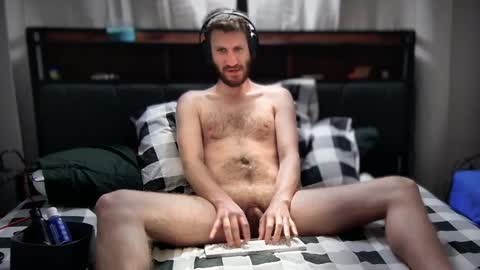 Snapshot of leobiggy227 chatting on January 7, 8:45 am LeoBiggy online show from January 7, 8:45 am