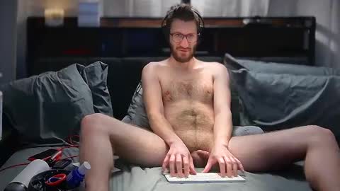 Snapshot of leobiggy227 chatting on February 23, 5:34 am LeoBiggy online show from February 23, 5:34 am