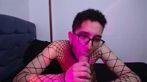 Leoh online show from October 22, 2:01 am