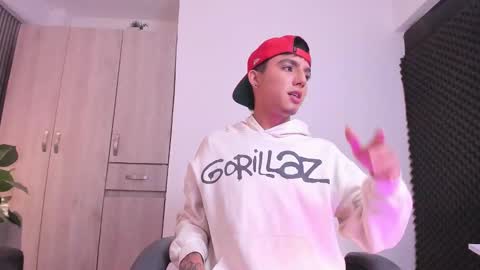 leohard_ online show from January 7, 12:29 pm