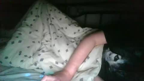 Snapshot of leon7069 chatting on December 19, 11:01 pm Leon online show from December 19, 11:01 pm