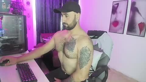 Snapshot of leon_1717 chatting on January 9, 4:06 pm Leon online show from January 9, 4:06 pm